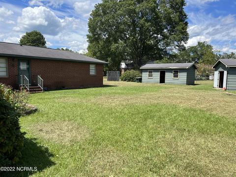 111 S Wright St, Raeford, NC 28376 photo 11
