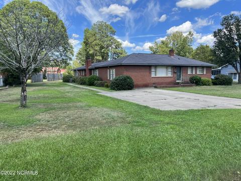 111 S Wright St, Raeford, NC 28376 photo 1