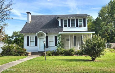 105 E Watson St, Windsor, NC 27983 photo 2