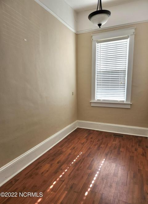 105 E Watson St, Windsor, NC 27983 photo 7