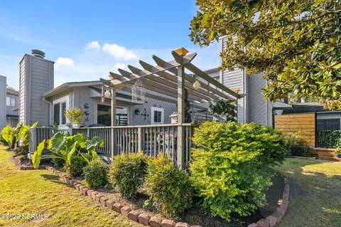 13 Harbour Walk, New Bern, NC 28562 photo 8