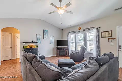 122 Boysenberry Fields Rd, Maple Hill, NC 28454 photo 8