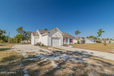 122 Boysenberry Fields Rd, Maple Hill, NC 28454 photo 4