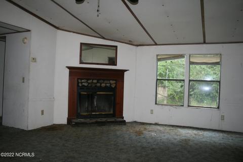 118 Elizabeth Dr E, Hubert, NC 28539 photo 2