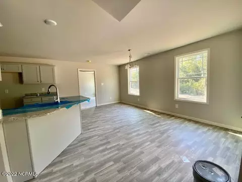 203 Cedar St, Dudley, NC 28333 photo 3