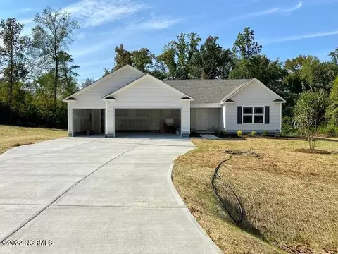 203 Cedar St, Dudley, NC 28333 photo 1