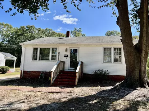 103 Laurel Ave, Hamlet, NC 28345 photo 1