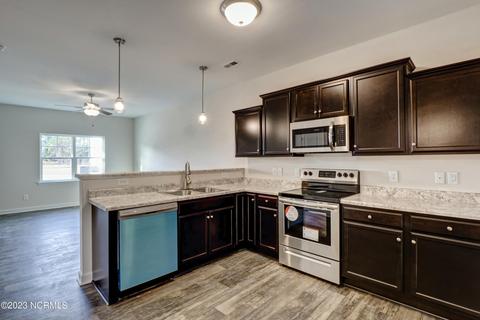101 Jaydn Dr E, Jacksonville, NC 28546 photo 9
