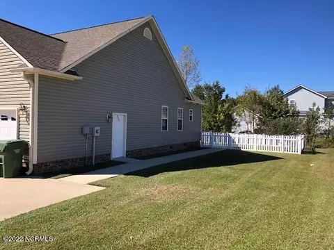 160 Eureka Ave, Washington, NC 27889 photo 5