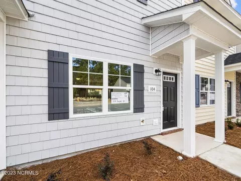 104 Jaydn Dr E, Jacksonville, NC 28546 photo 4
