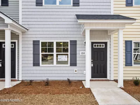 104 Jaydn Dr E, Jacksonville, NC 28546 photo 2
