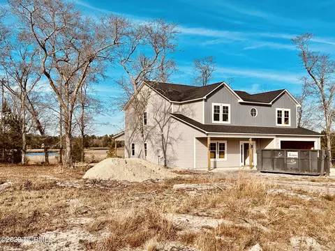 299 E Ivybridge Dr, Hubert, NC 28539 photo 1
