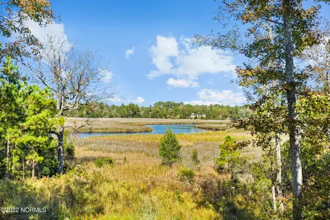 299 E Ivybridge Dr, Hubert, NC 28539 photo 2