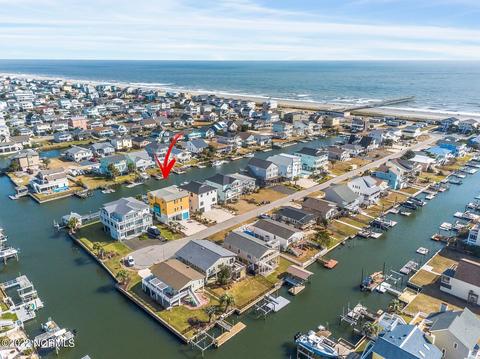 134 Charlotte St, Holden Beach, NC 28462