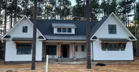 129 Chesterfield Dr, Pinehurst, NC 28374 photo 1
