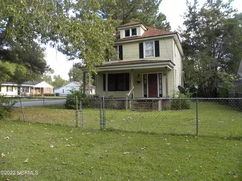 413 E Baker St, Tarboro, NC 27886 photo 2