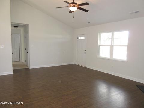 137 Wilburne Dr, Hubert, NC 28539 photo 6