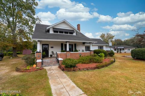 702 Washington Ave, Hamlet, NC 28345