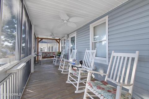 424 6th St, Sunset Beach, NC 28468 photo 4