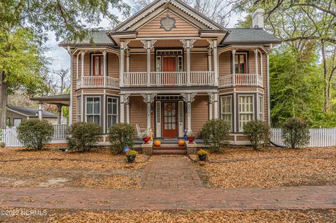 538 Carthage St, Cameron, NC 28326 photo 1