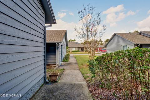 312 Widgeon Dr, Hampstead, NC 28443 photo 3