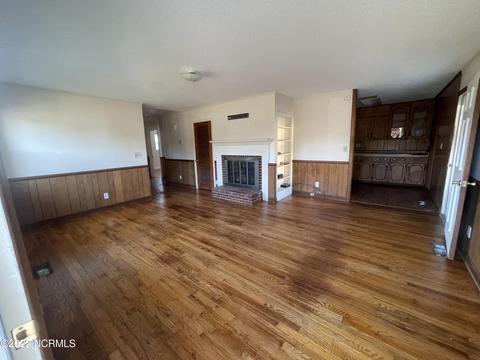 608 Old Post Rd, Erwin, NC 28339 photo 1