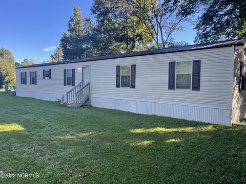 105 Laura Dr, Hubert, NC 28539 photo 1