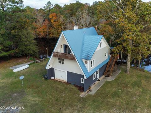 835 Harriett Ln, Pollocksville, NC 28573