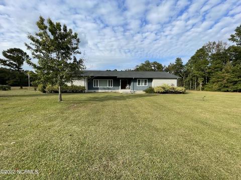 8907 Swamp Fox Hwy E, Tabor City, NC 28463