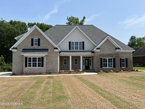2611 Winding Cove Dr, Grimesland, NC 27837