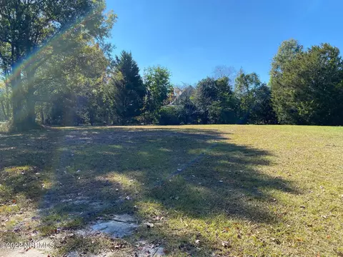 208 N Lakes Dr, Whiteville, NC 28472