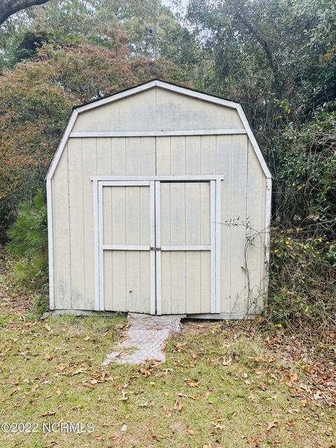 525 Groves Point Dr, Hampstead, NC 28443 photo 9