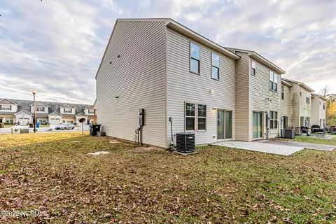 311 Winstead Loop, Richlands, NC 28574 photo 6