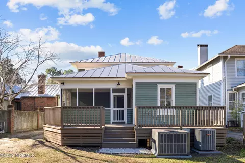 516 E Main St, Washington, NC 27889 photo 4