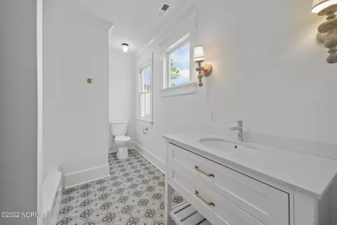 516 E Main St, Washington, NC 27889 photo 50