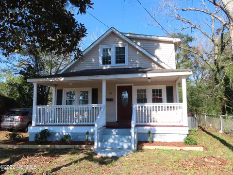 206 6th St, Plymouth, NC 27962
