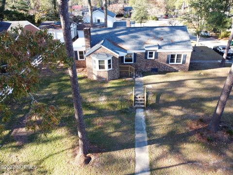 208 E Franklin St, Williamston, NC 27892 photo 2