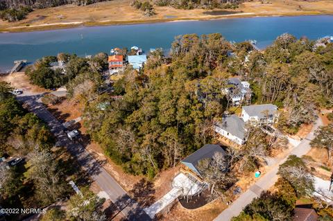 3004 W Oak Island Dr, Oak Island, NC 28465