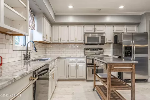 1075 Burning Tree Rd, Pinehurst, NC 28374 photo 9
