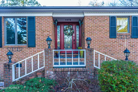 1075 Burning Tree Rd, Pinehurst, NC 28374 photo 2
