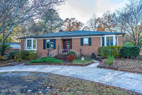 1075 Burning Tree Rd, Pinehurst, NC 28374 photo 1