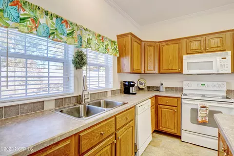 105 Rustic Ct, Hampstead, NC 28443 photo 17