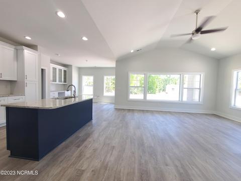 540 Barber Rd, Boiling Spring Lakes, NC 28461 photo 5