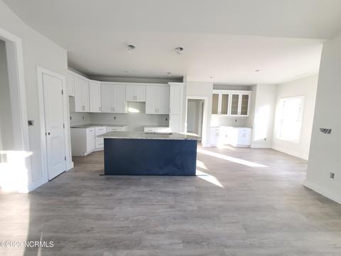 540 Barber Rd, Boiling Spring Lakes, NC 28461 photo 2