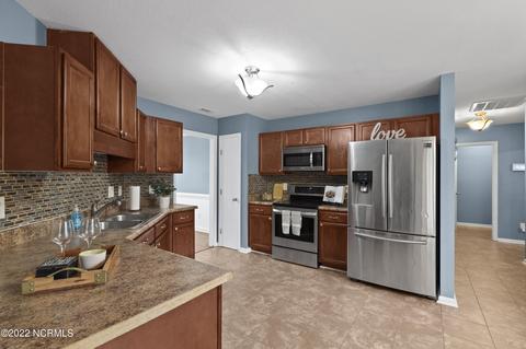310 Trappers Rd, Hubert, NC 28539 photo 9
