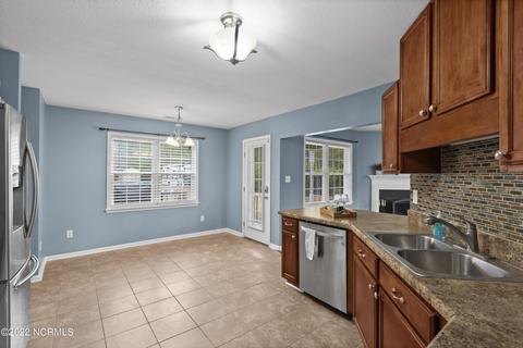 310 Trappers Rd, Hubert, NC 28539 photo 10