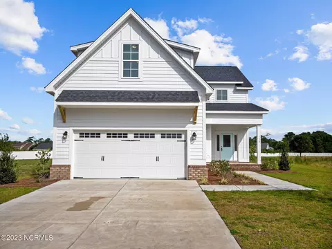 110 Emerald View Dr, Cedar Point, NC 28584