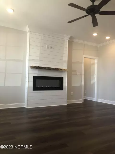 276 Eureka Ave, Washington, NC 27889 photo 3
