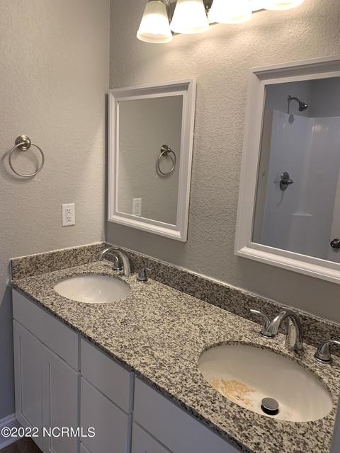 107 Middle St, Barco, NC 27917 photo 9