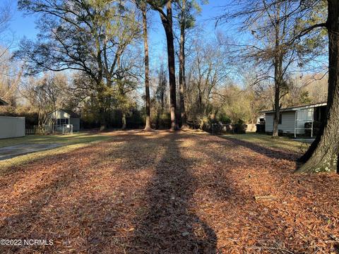518 Forest Acres Dr, Tarboro, NC 27886